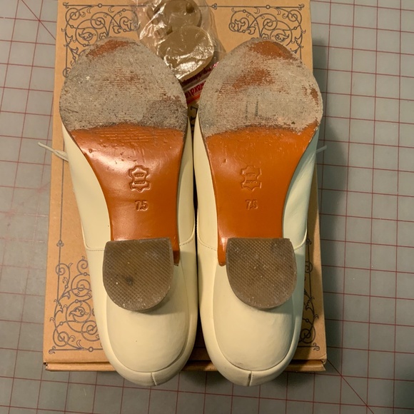 American Duchess “Gibson” in Ivory size 7.5 - Picture 6 of 8